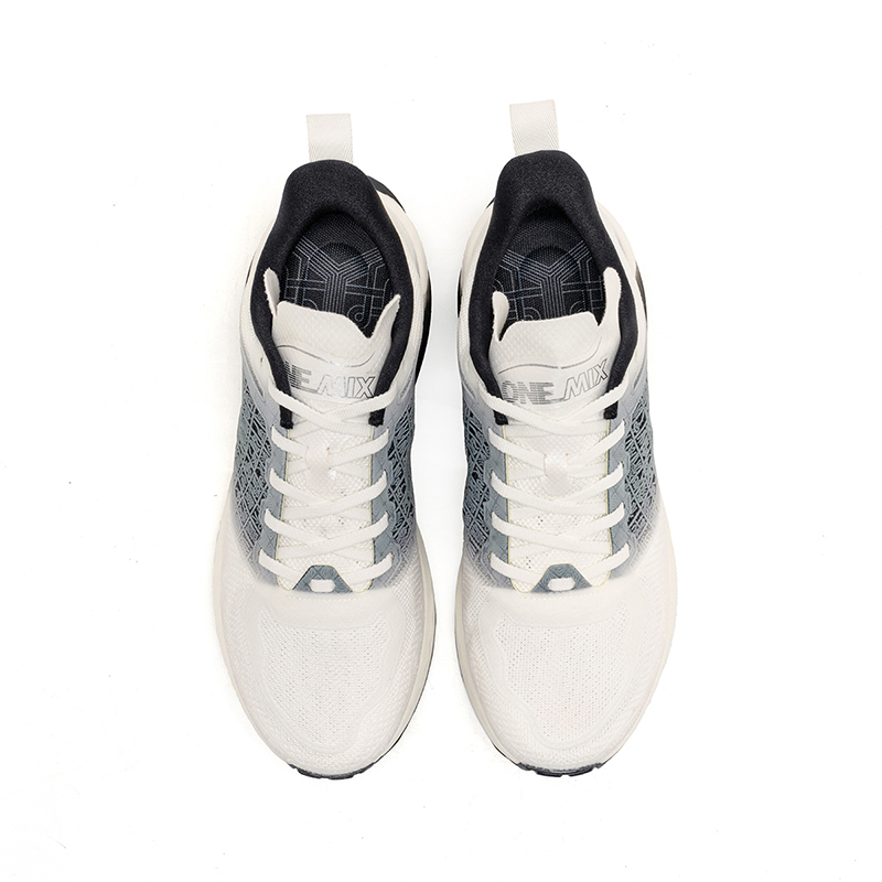 ONEMIX Hardloopschoenen in Chi - Outdoor Sport Flooring recensie en prijs